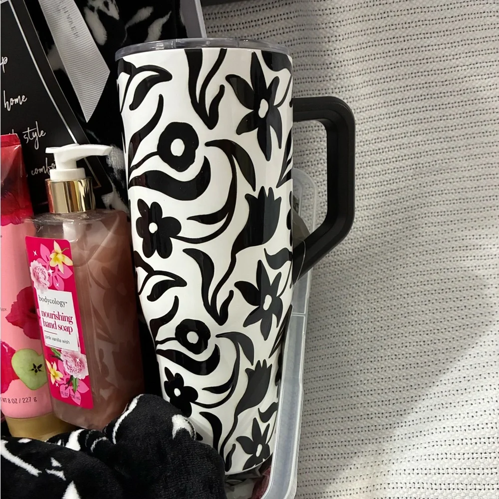 Mother’s Day Black & white basket bundle kit #7 - Picture 7 of 8